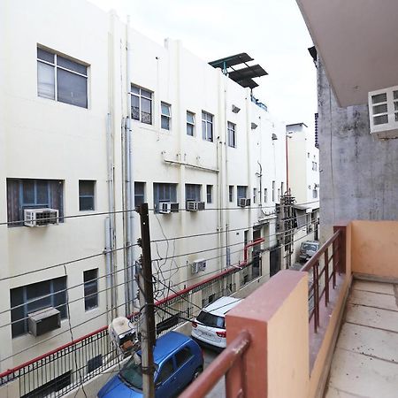 Oyo Flagship 14774 Sector 14 Gurgaon Hotel Exterior foto