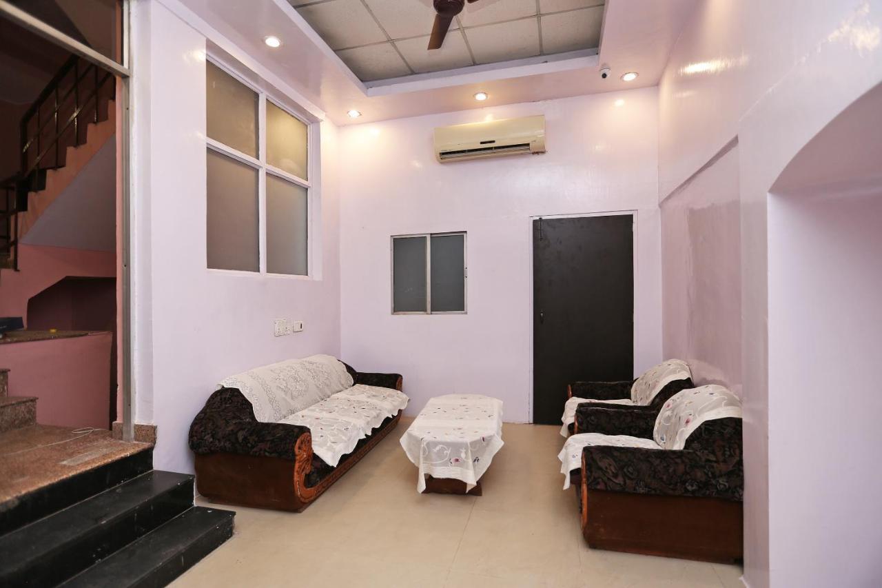 Oyo Flagship 14774 Sector 14 Gurgaon Hotel Exterior foto