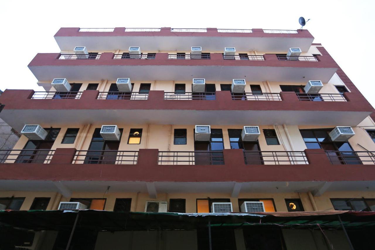 Oyo Flagship 14774 Sector 14 Gurgaon Hotel Exterior foto