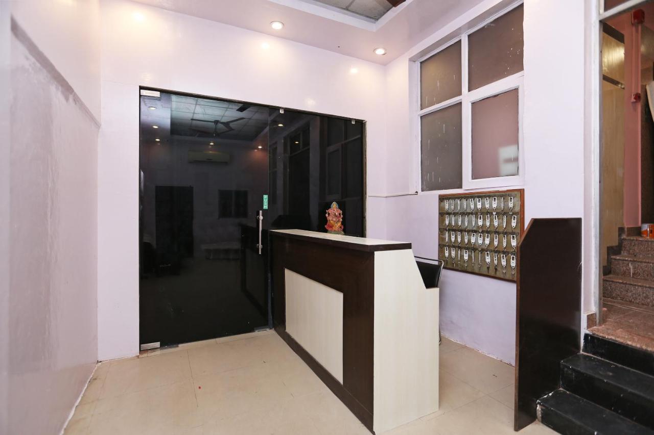 Oyo Flagship 14774 Sector 14 Gurgaon Hotel Exterior foto