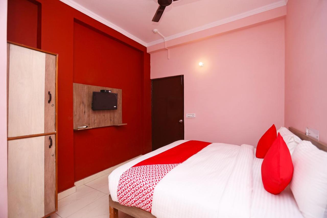 Oyo Flagship 14774 Sector 14 Gurgaon Hotel Exterior foto