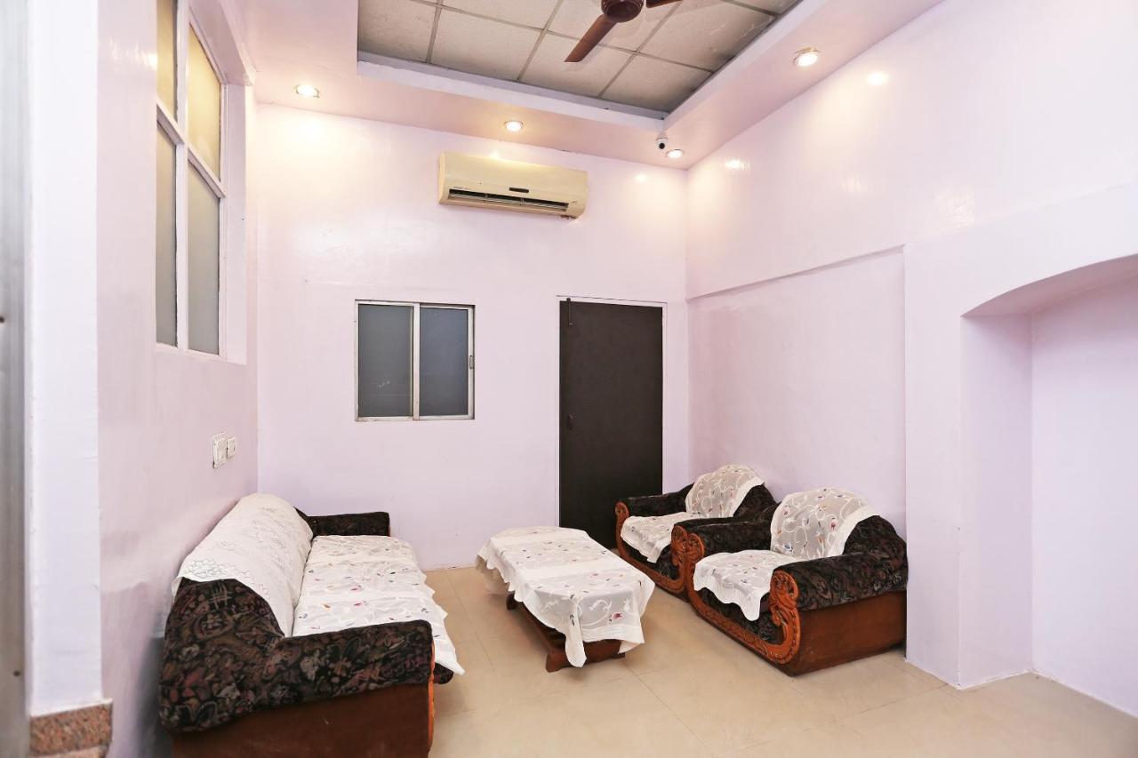 Oyo Flagship 14774 Sector 14 Gurgaon Hotel Exterior foto