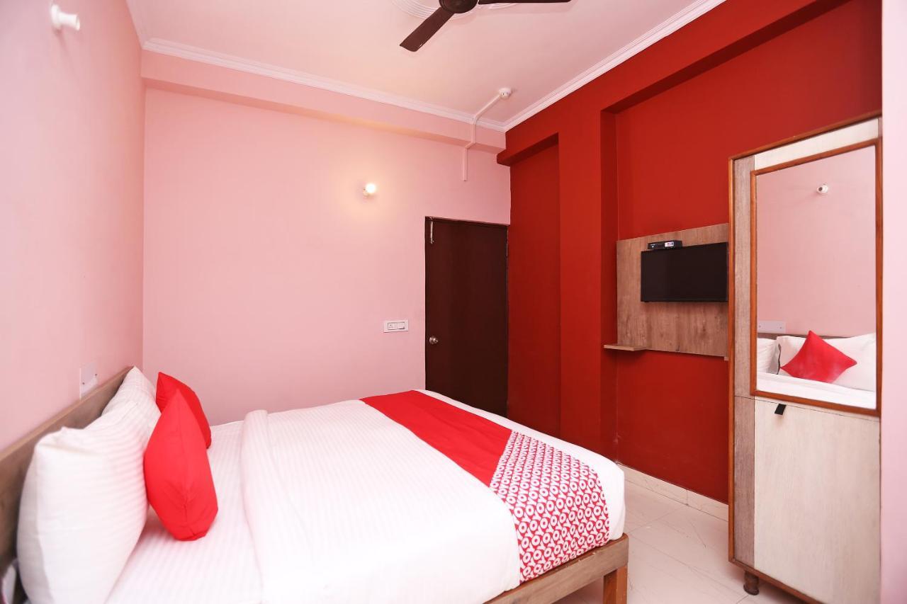 Oyo Flagship 14774 Sector 14 Gurgaon Hotel Exterior foto
