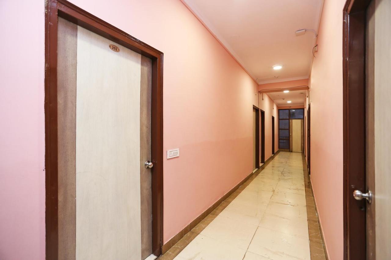 Oyo Flagship 14774 Sector 14 Gurgaon Hotel Exterior foto